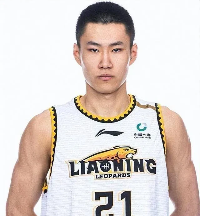 东契奇迎来七赛季出色发挥，日本队观众热烈欢呼！